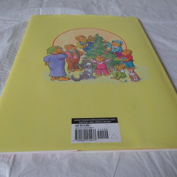 The Berenstain Bears OLD-FASHIONED CHRISTMAS Hardcover Color Illustrated Age 3-8 - Picture 3 of 4